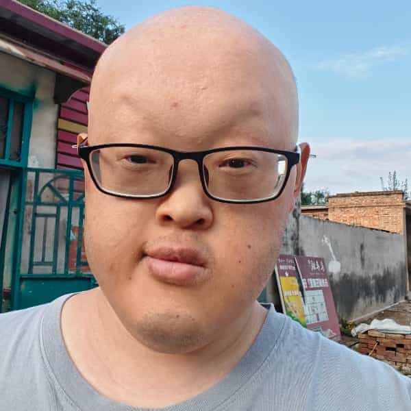 28岁岁山东单身帅哥 - 甘南吉缘网